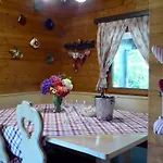 Alpine Getaway In Tuscany شاليه