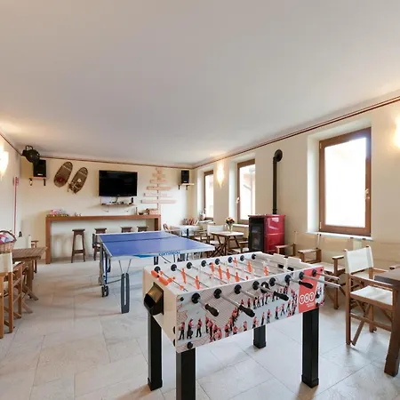 Spacious In With Swimming Pool