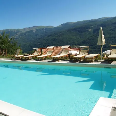 Spacious In With Swimming Pool Cutigliano